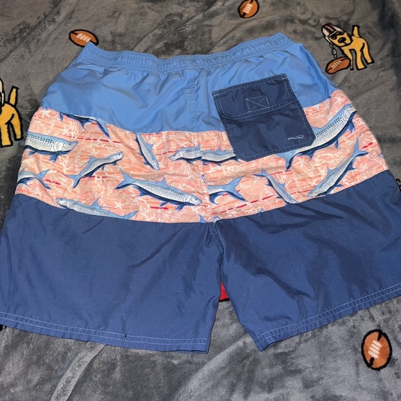 Vineyard Vines Swim Trunks size 18 kids - Picture 3 of 3